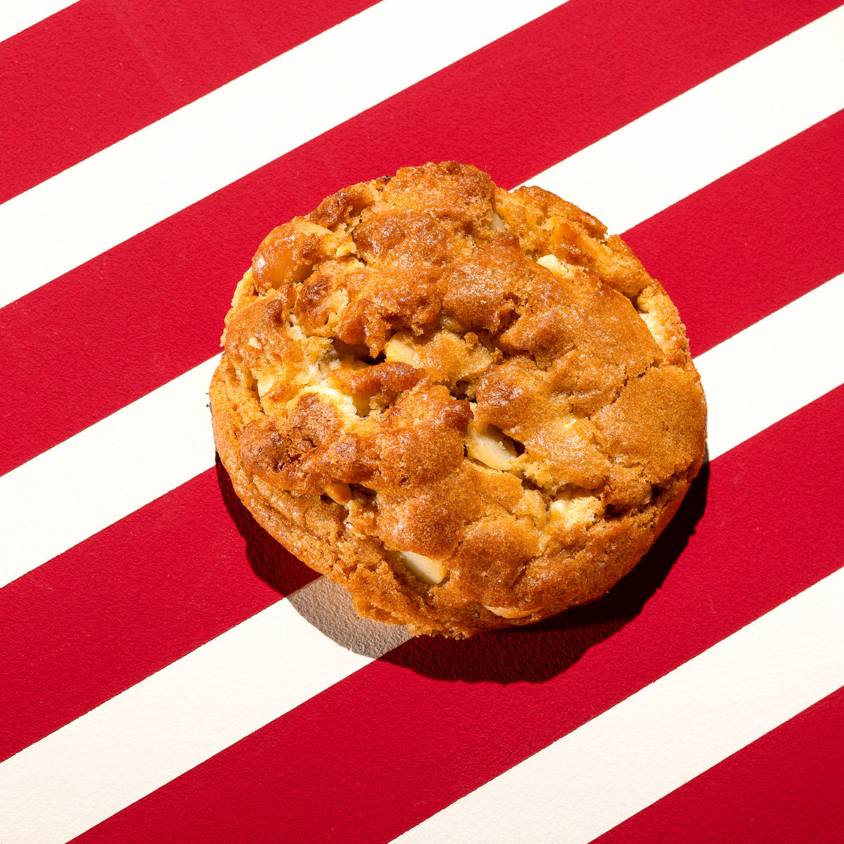 Macadamia White Chocolate Cookie