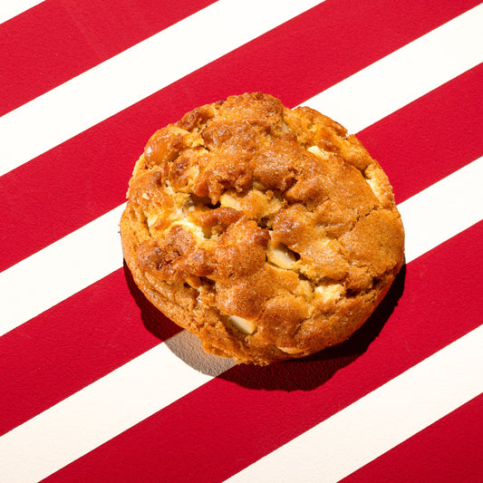Macadamia White Chocolate Cookie